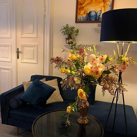 Csaky Palace Ba 3 דירה ברטיסלאבה