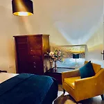 Csaky Palace Ba 3 Apartamento *